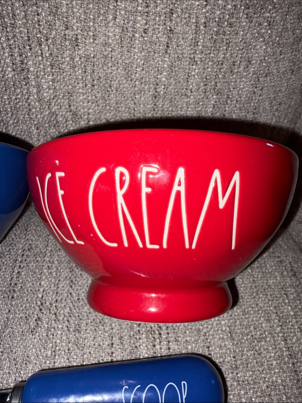 Rae Dunn ICE CREAM bowl and scoop set - Picture 2 of 7